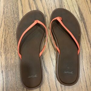 Sanuk leather pink sandals